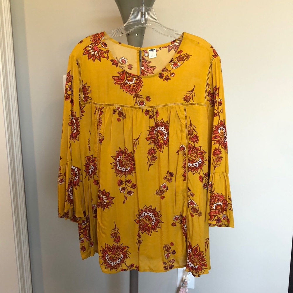 Old Navy top NWT